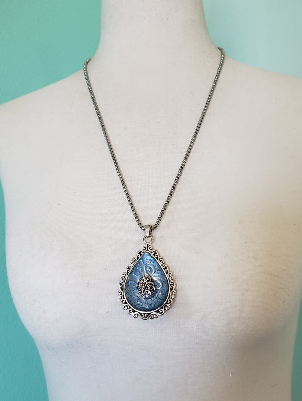 Blue Teardrop Filigree Pendant Necklace